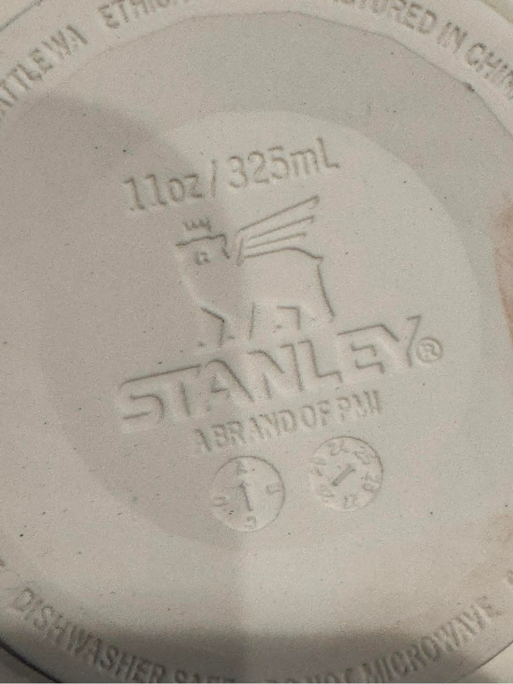 Stanley Cream Wine Tumbler with Splash-Resistant Lid - Picture 6 of 6
